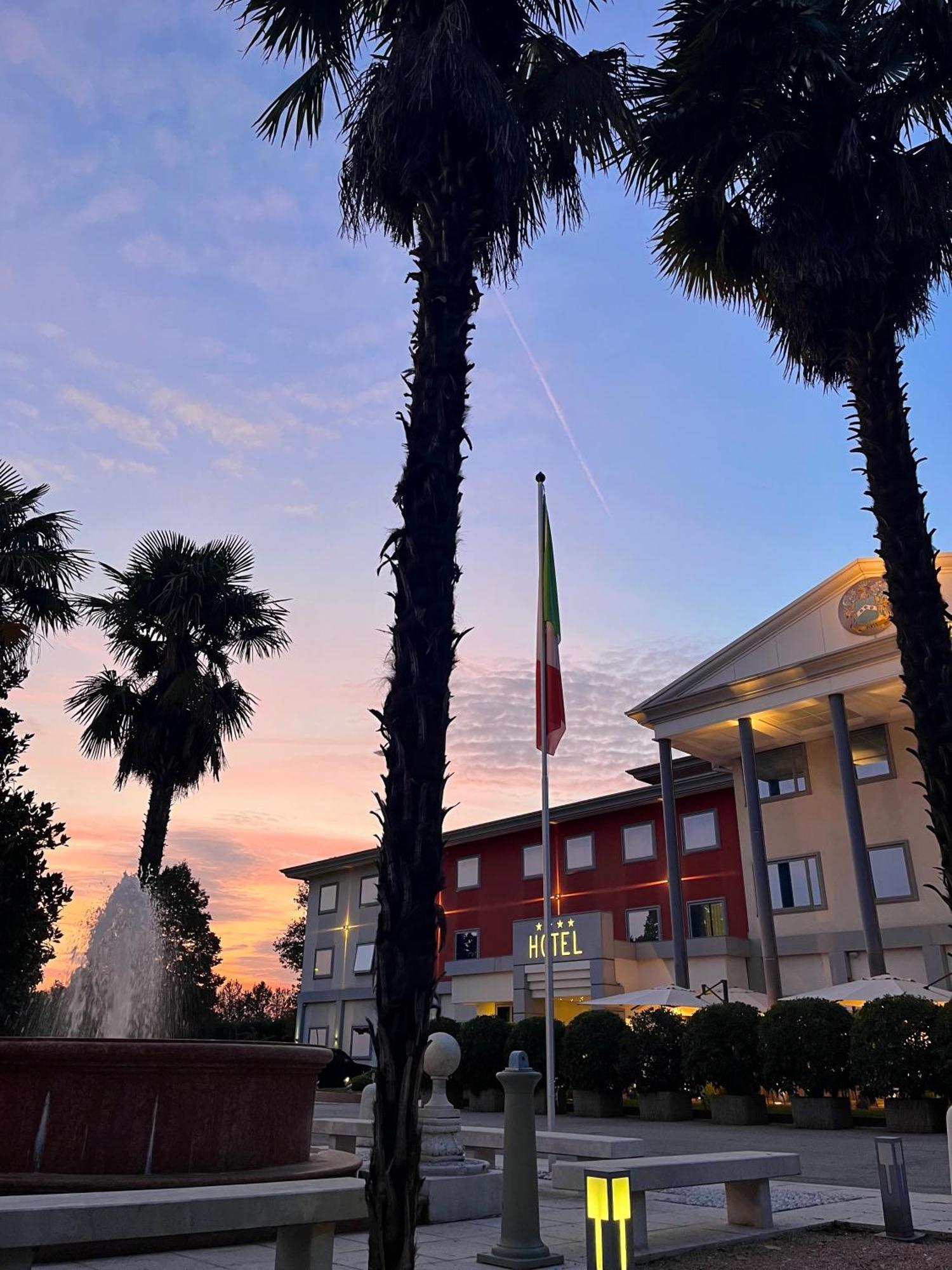 Hotel Poppi Mira